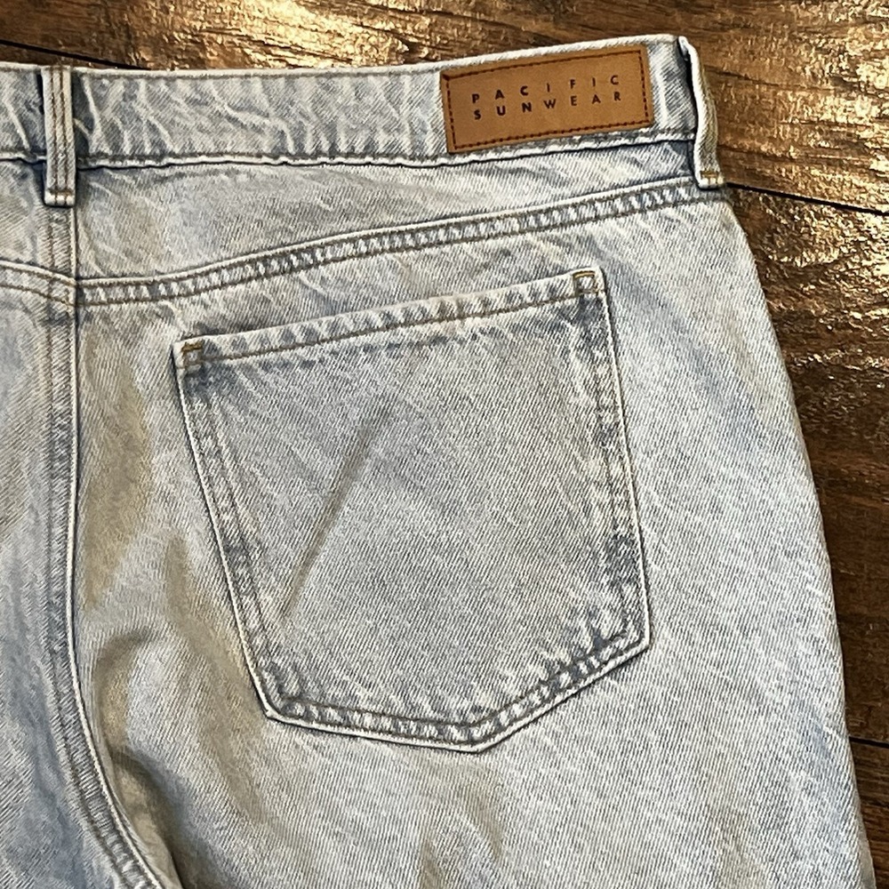 PacSun Low Rise Girlfriend Wide Leg Jeans Light Wash Size 31 - Picture 3 of 11
